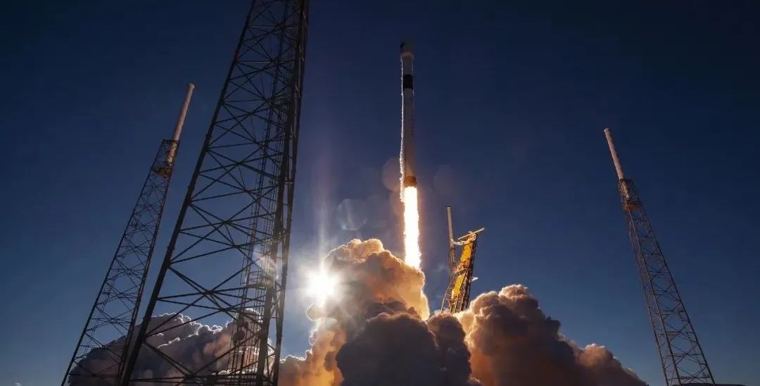 SpaceX星舰第十次飞行测试 关键里程碑与未来展望 (spacex发射最新消息)