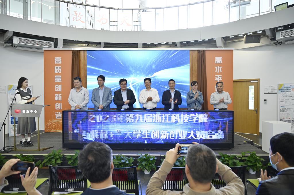 互联网平台竞争不应叫停 而需规范发展 玉渊谭天 (互联网平台竞争激烈)